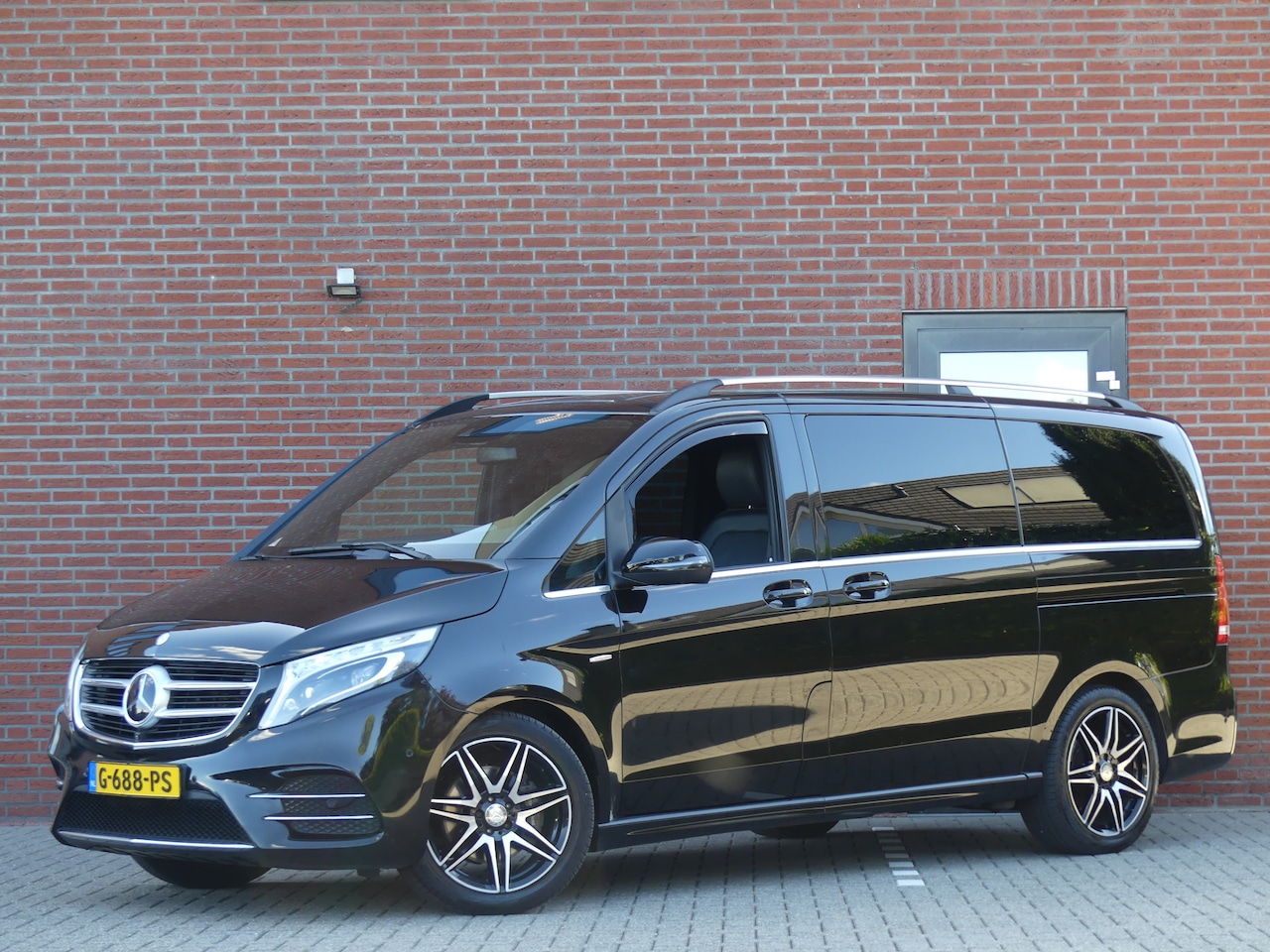 Mercedes-Benz V-klasse - 250d 6 persoons AMG Pakket Adaptive Cruise/LED/Elek deuren - AutoWereld.nl