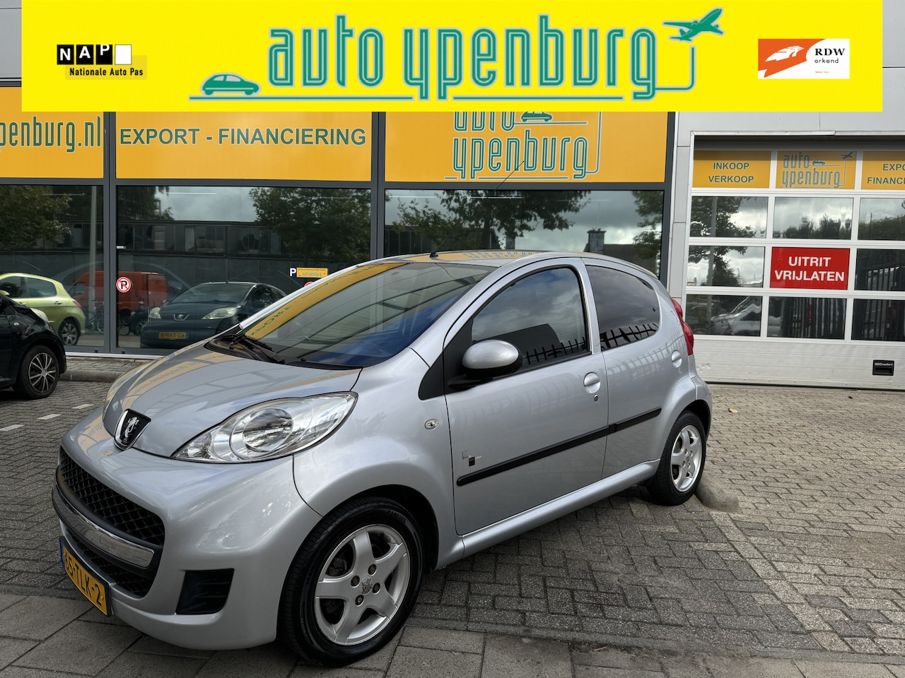 Peugeot 107 - 1.0-12V Black & Silver * 70.188 Km * Airco * Leder / Stof * Sportvelgen * - AutoWereld.nl