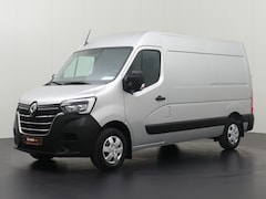 Renault Master - 2.3DCI 150PK L2H2 Business | Navigatie | Camera | Airco | 3-Persoons