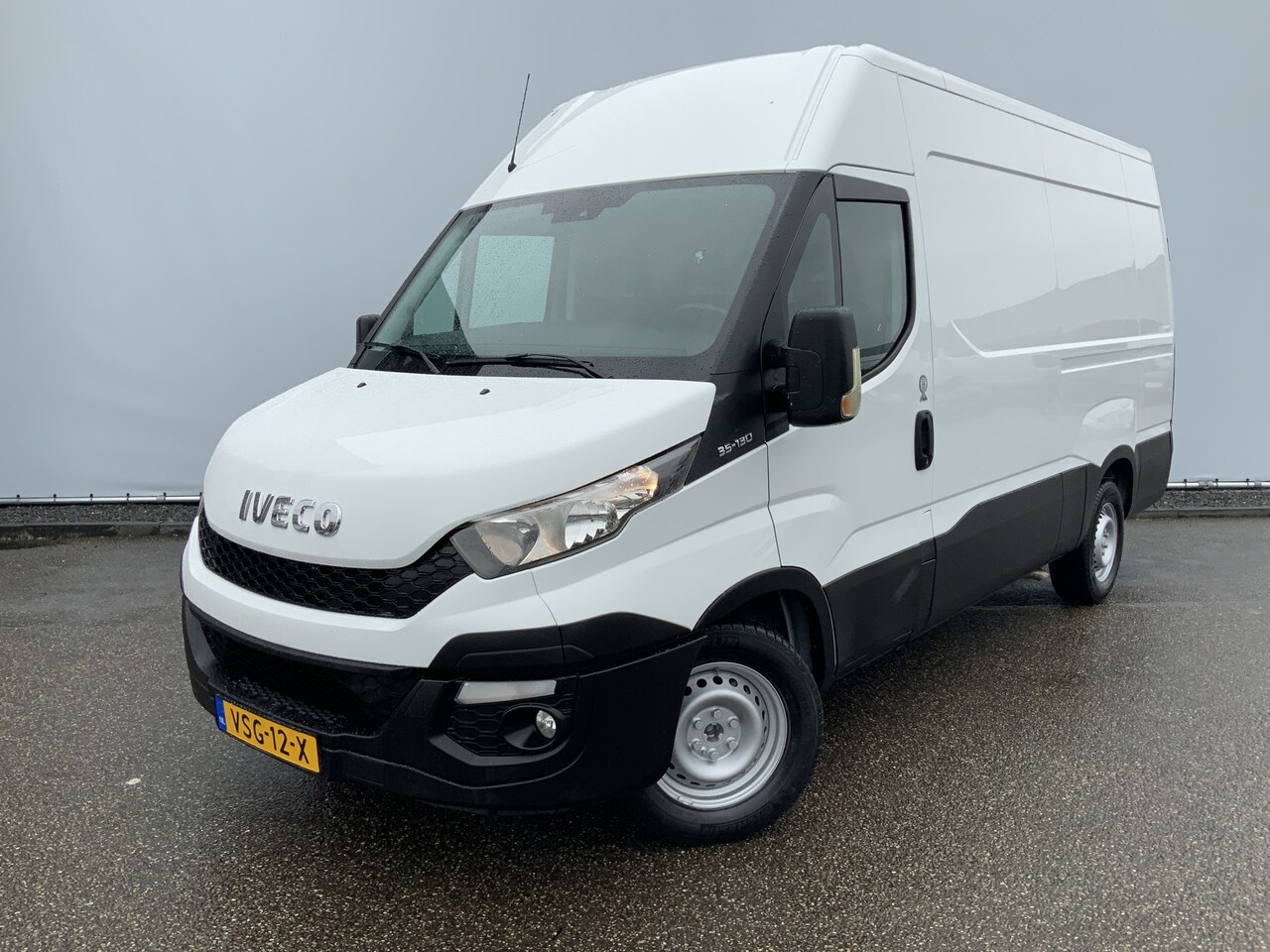 Iveco Daily - 35S13V 2.3 352 H2 L3 Airco 3 Zits Opstap Euro 5 - AutoWereld.nl