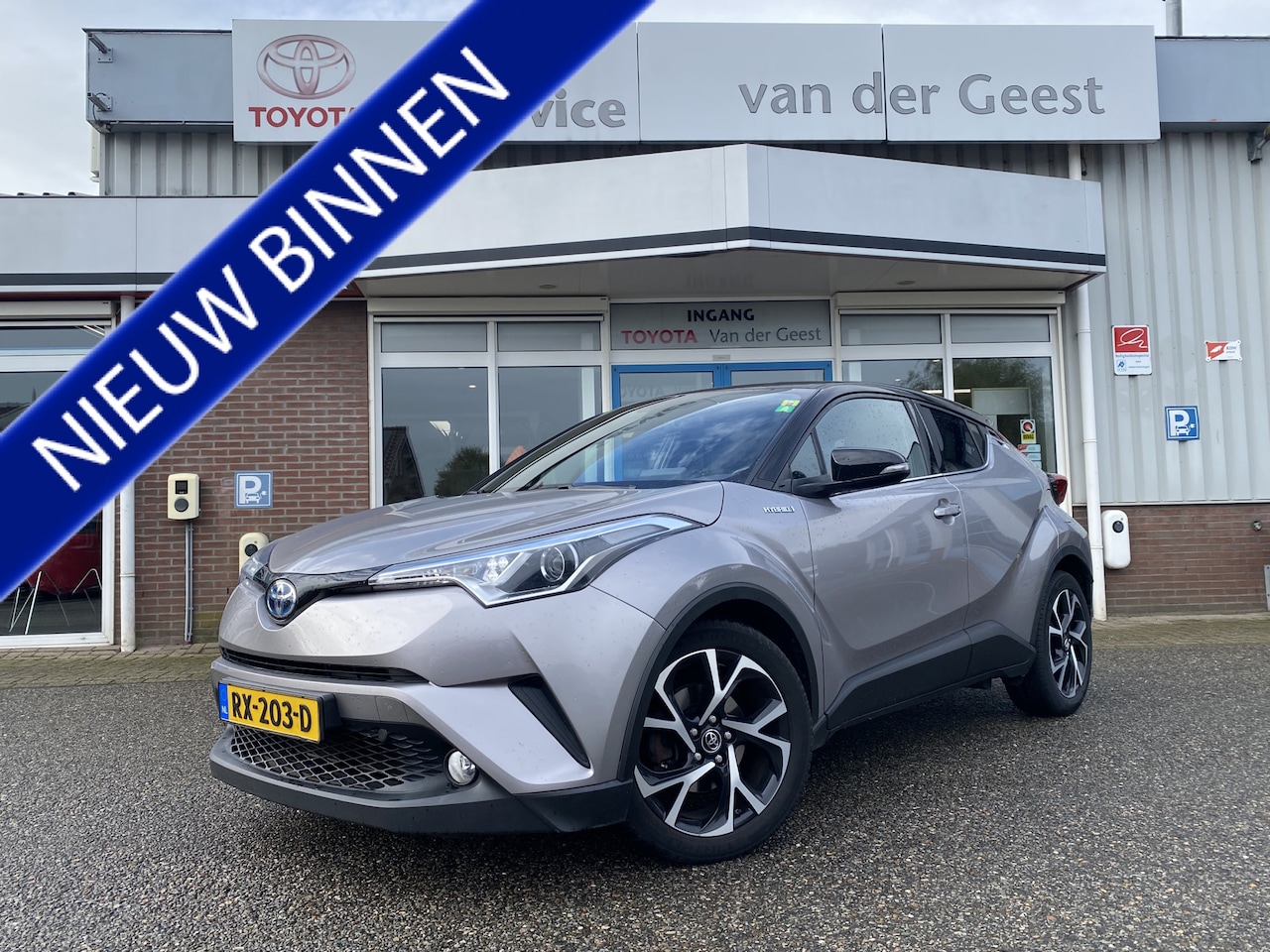 Toyota C-HR - 1.8 Hybrid Bi-Tone 1.8 Hybrid Bi-Tone - AutoWereld.nl