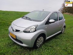 Toyota Aygo - 1.0I 12V 5-drs Airco APK 07-2025 Electr. Ramen Aux CD Speler Aibags voor en zijkant