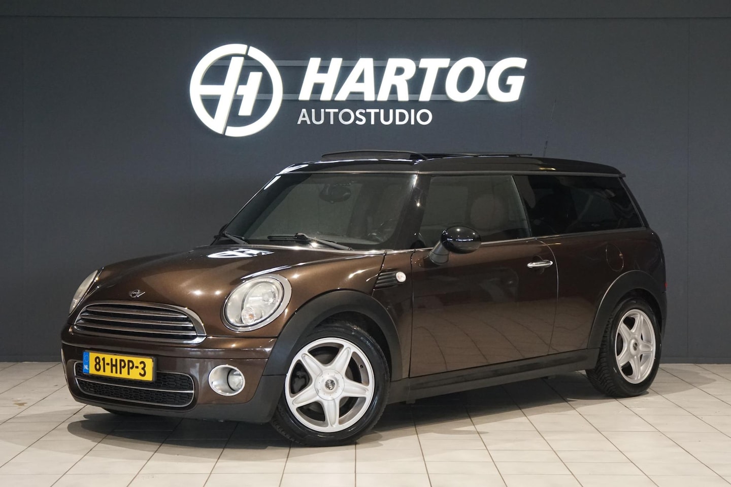 MINI Clubman - Mini 1.6 Cooper D + AUTOMAAT / PANORAMA / TREKHAAK - AutoWereld.nl