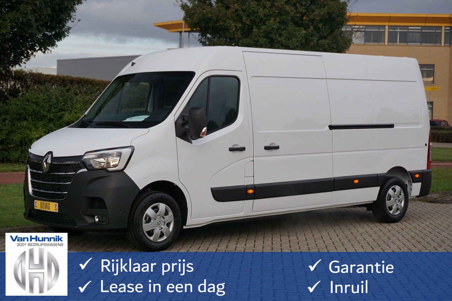 Renault Master - T35 2.3 150PK Grand Confort L3H2 Navi, Cam, Betimmering, Trekhaak, 2x Schuifdeur!! NR. 310 - AutoWereld.nl