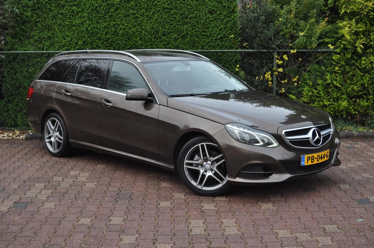 Mercedes-Benz E-klasse Estate - 200|7-persoons|Leder| Xenon| Navi| Cruise| - AutoWereld.nl