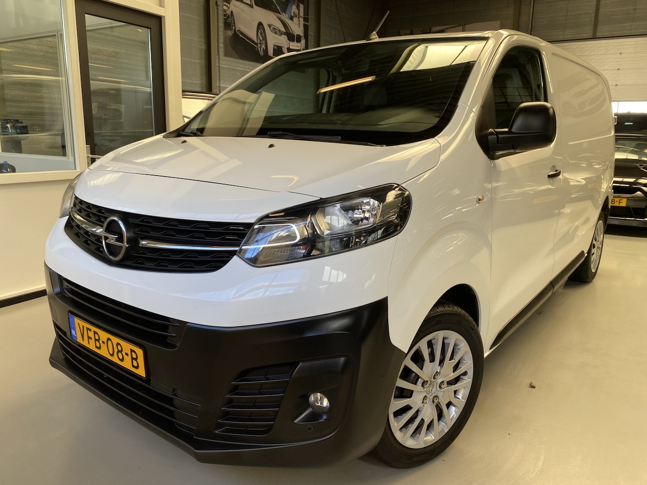 Opel Vivaro - 2.0 CDTI L2H1 Carplay, Trekhaak, PDC - AutoWereld.nl