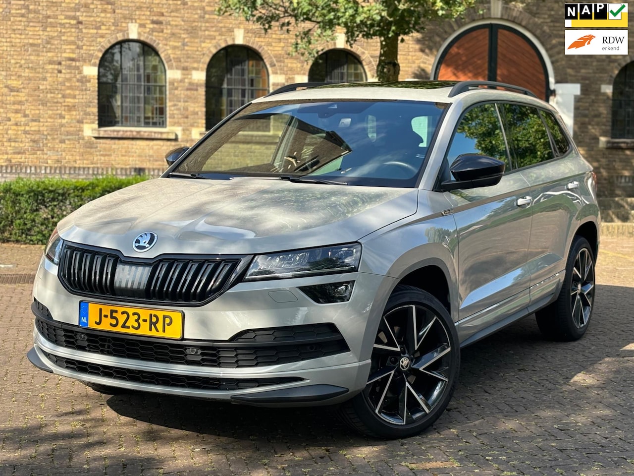 Skoda Karoq - 1.5 TSI ACT Sportline, Nap, Navi, Pano, Aut, Keyless - AutoWereld.nl