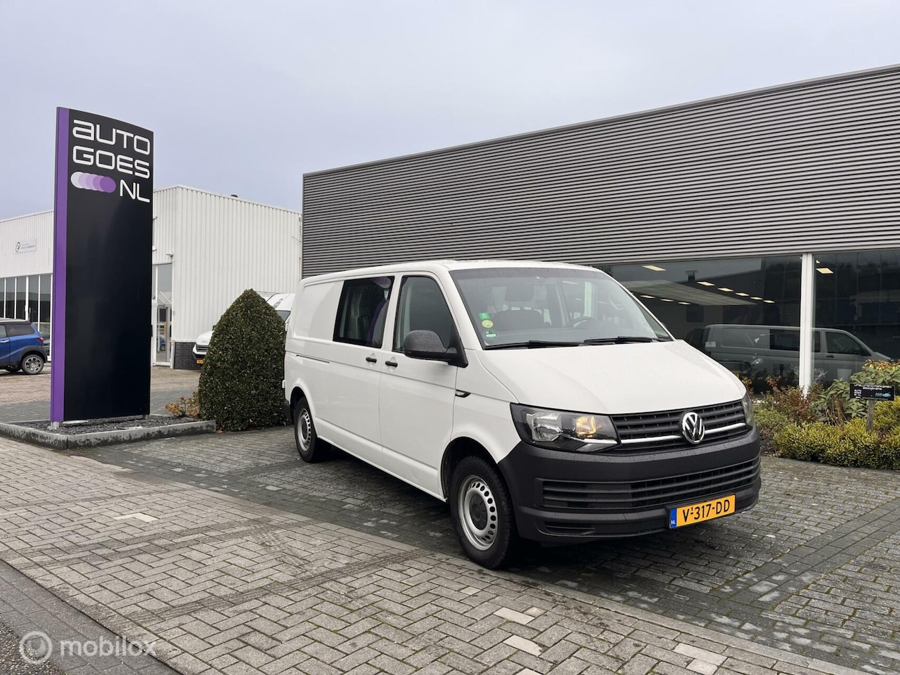 Volkswagen Transporter - 2.0 TDI L2H1 Trendline 2.0 TDI L2H1 Trendline - AutoWereld.nl