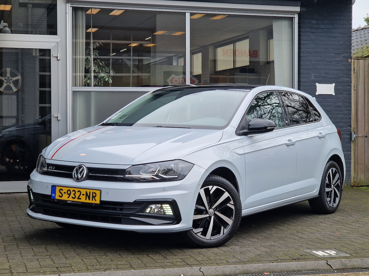 Volkswagen Polo - 1.0 TSI Beats BEATS / PANO / NAVI / DSG - AutoWereld.nl