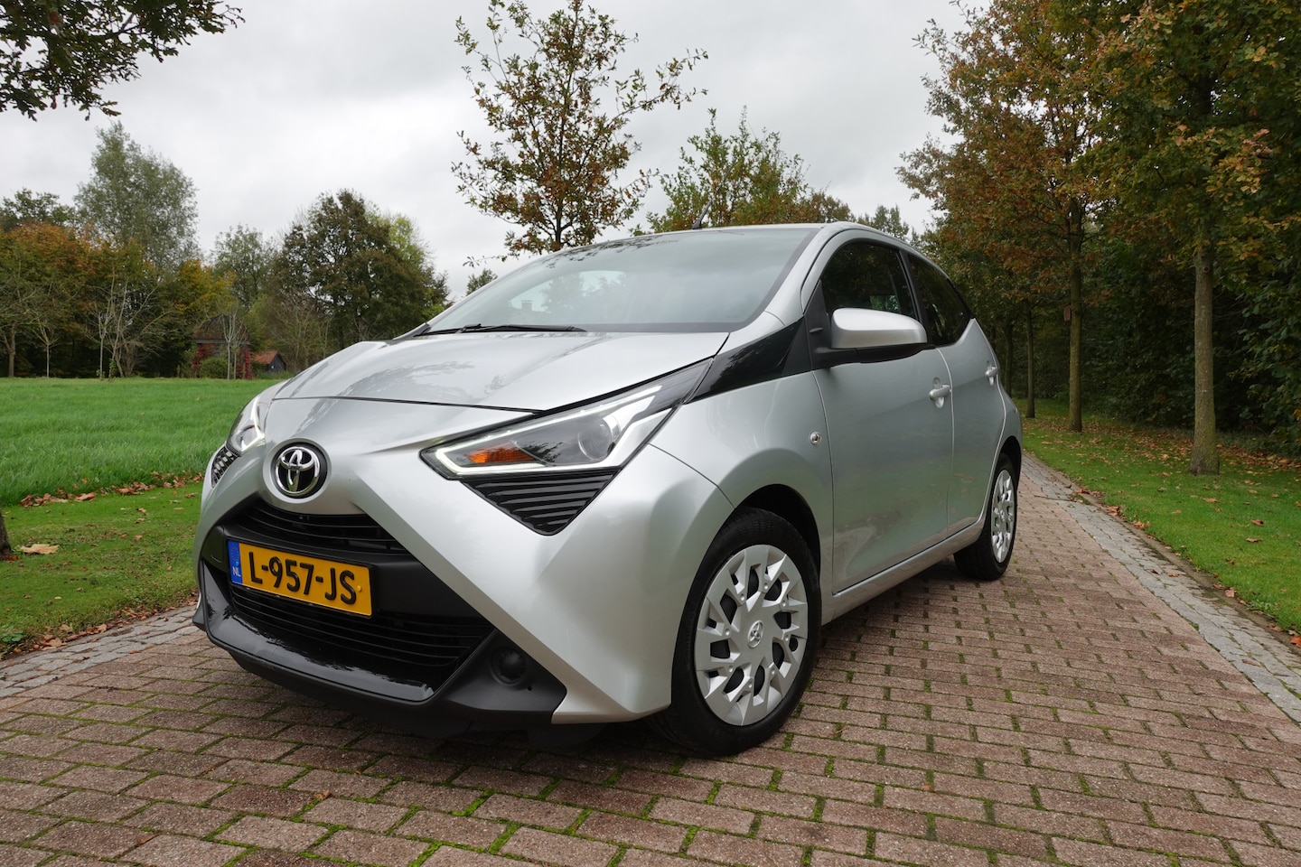 Toyota Aygo - 1.0 VVT-i x-play camera - AutoWereld.nl