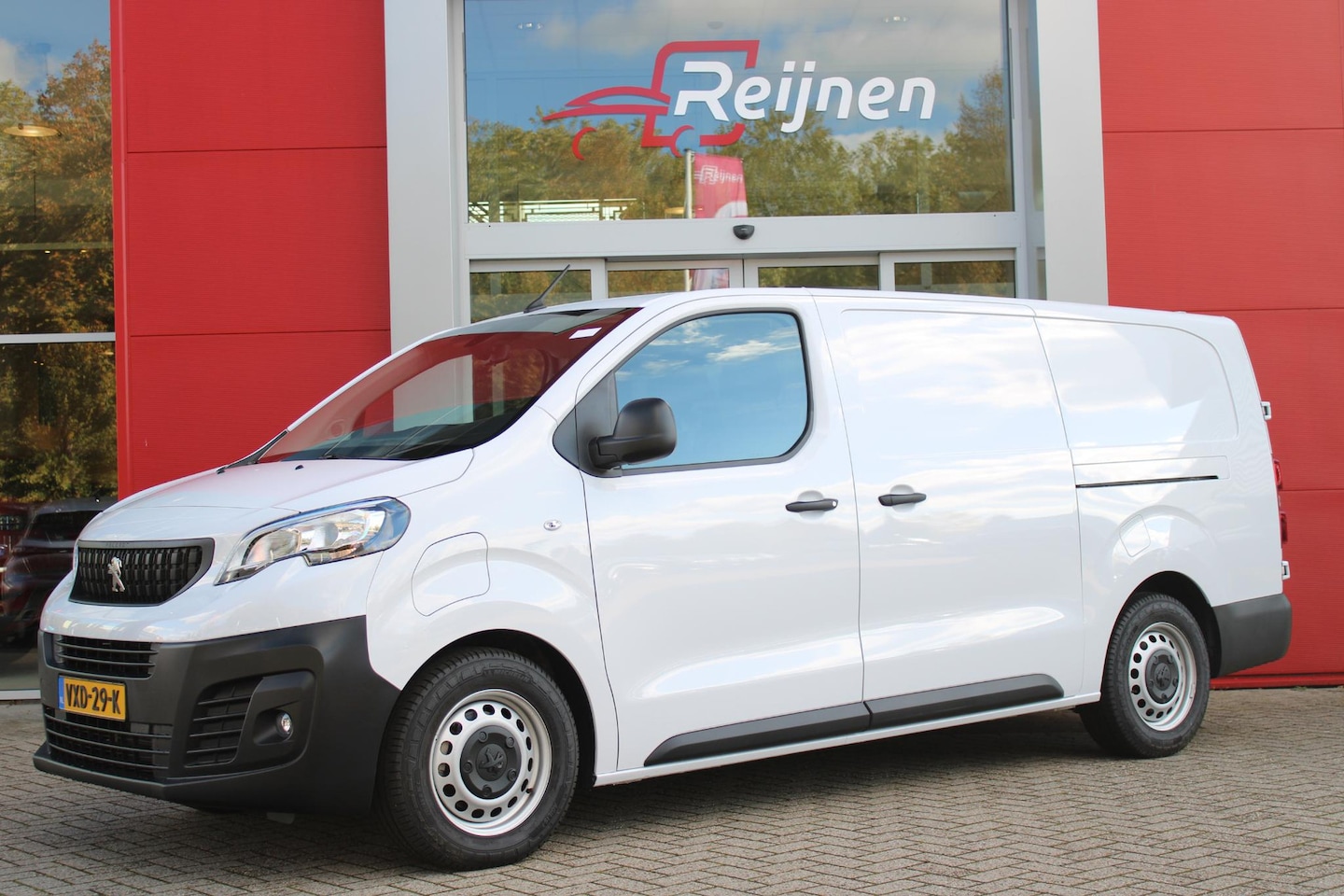 Peugeot e-Expert - LONG (L3) 75 kWh 136PK 3-FASE | SCHUIFDEUREN LINKS EN RECHTS | NAVIGATIE 10" TOUCHSCREEN | - AutoWereld.nl