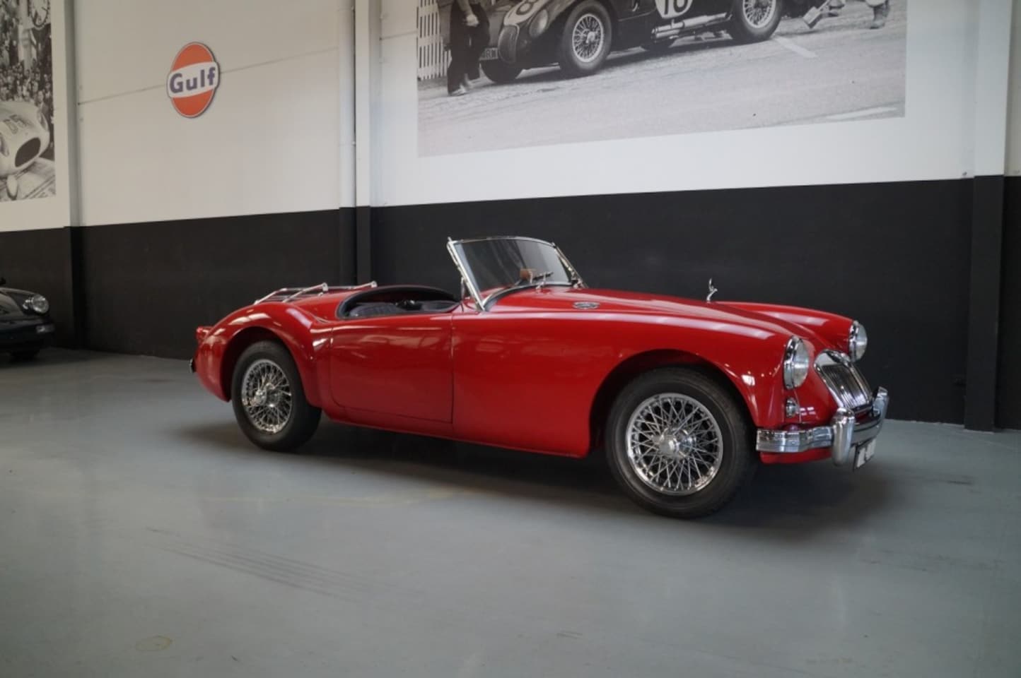 MG A type - Beautiful driver (1956) - AutoWereld.nl