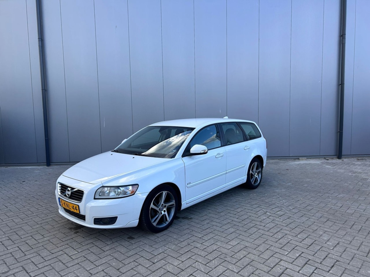 Volvo V50 - 1.6 D2 Kinetic 1.6 D2 Kinetic - AutoWereld.nl