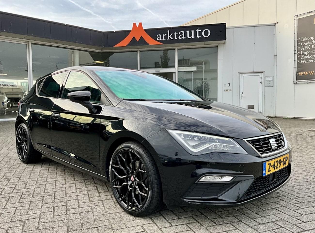 Seat Leon - 1.4 EcoTSI FR BnsI. Carplay Led Camera Cruise PDC - AutoWereld.nl