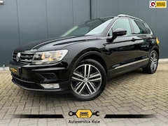 Volkswagen Tiguan - 1.4 TSI Connected Series * AppleCarPlay * PDC * Trekhaak