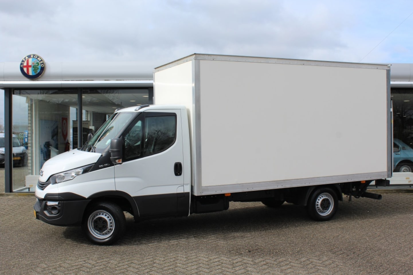 Iveco Daily - 35S16 2.3 410 Laadklep/Clima/Bakwagen/Etc - AutoWereld.nl