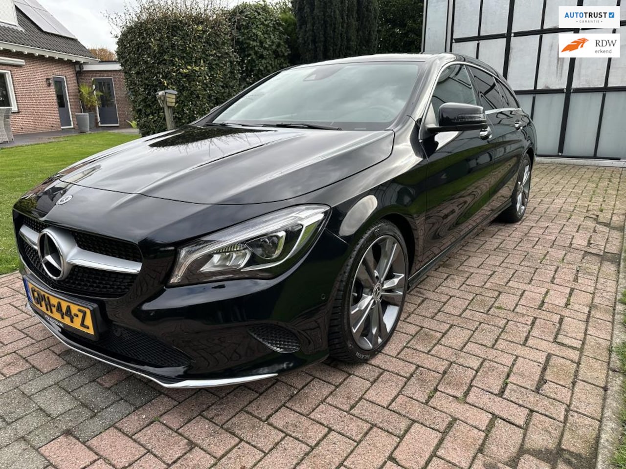 Mercedes-Benz CLA-Klasse - 220 4MATIC SB Aut Pano Trekhaak - AutoWereld.nl