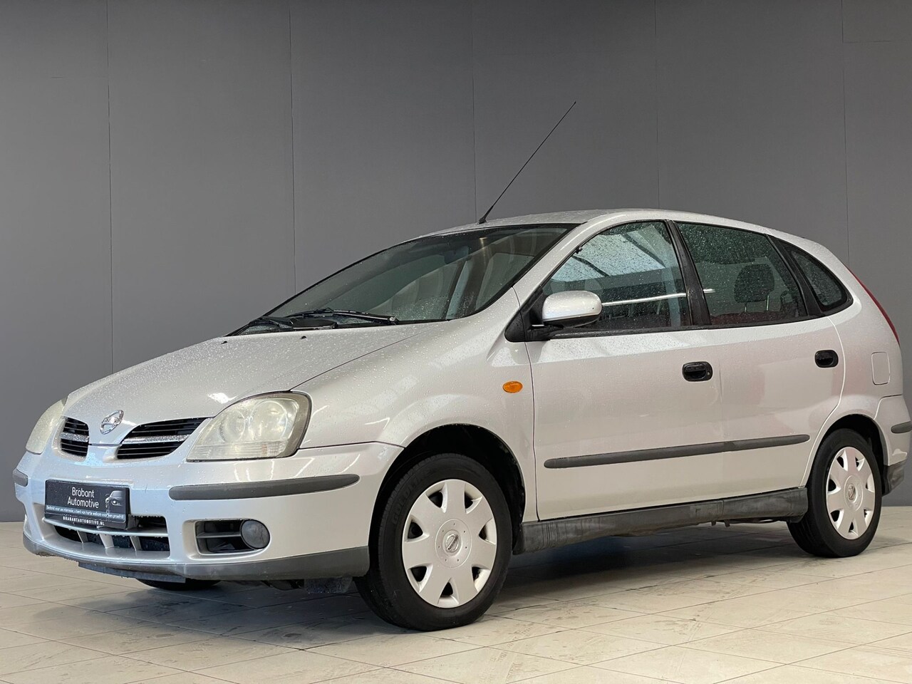 Nissan Almera Tino - 1.8 Visia - slechts 126.000 KM NAP - Bovag afleverbeurt Trekhaak - Climat Control - Parrot - AutoWereld.nl