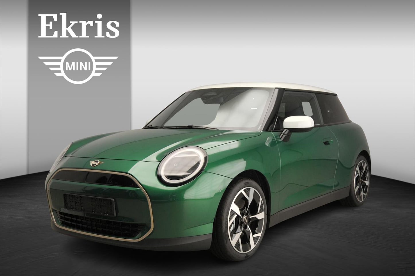 MINI Mini-Electric - 3-deurs E | Favoured Trim + Package M | Maximaal MINI - AutoWereld.nl