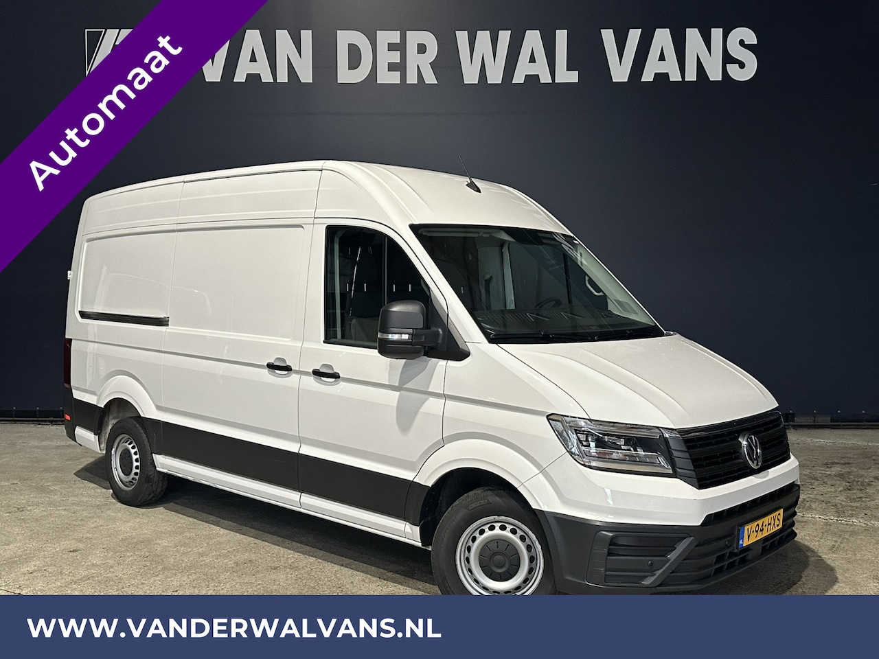 Volkswagen Crafter - 2.0 TDI 177pk Automaat L3H3 L2H2 Euro6 Airco | LED | Camera | 3000kg Trekhaak | Apple Carp - AutoWereld.nl