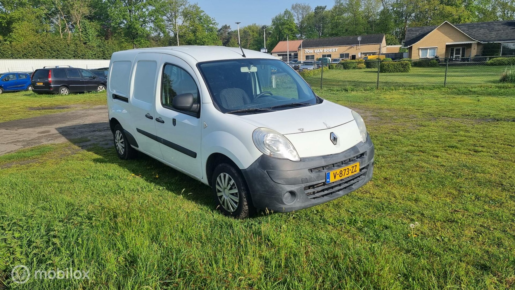 Renault Kangoo Express - 1.5 dCi 90 Express Maxi Black Edition 1.5 dCi 90 Express Maxi Black Edition - AutoWereld.nl