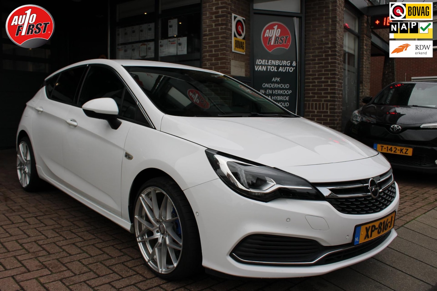 Opel Astra - 1.6 Turbo 200PK // Carplay // Stoel/stuurverwarming voor/achter // PDC // Vol opties - AutoWereld.nl