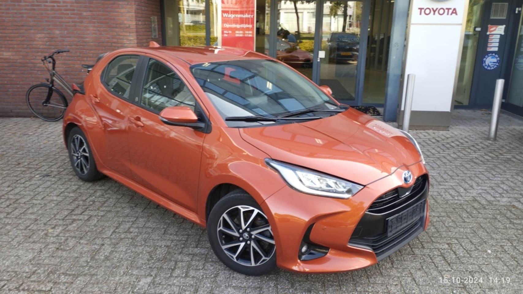 Toyota Yaris - 1.5 Hybrid Dynamic Plus BSM DAB LED PDC - AutoWereld.nl