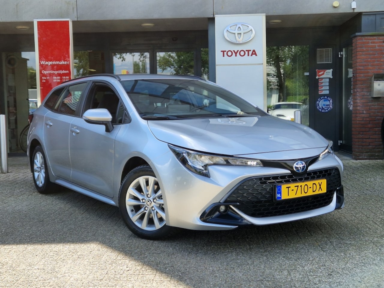 Toyota Corolla Touring Sports - Hybrid 140 Active NL-Auto Navi ParkeerCamera Apple/Android Carpl - AutoWereld.nl