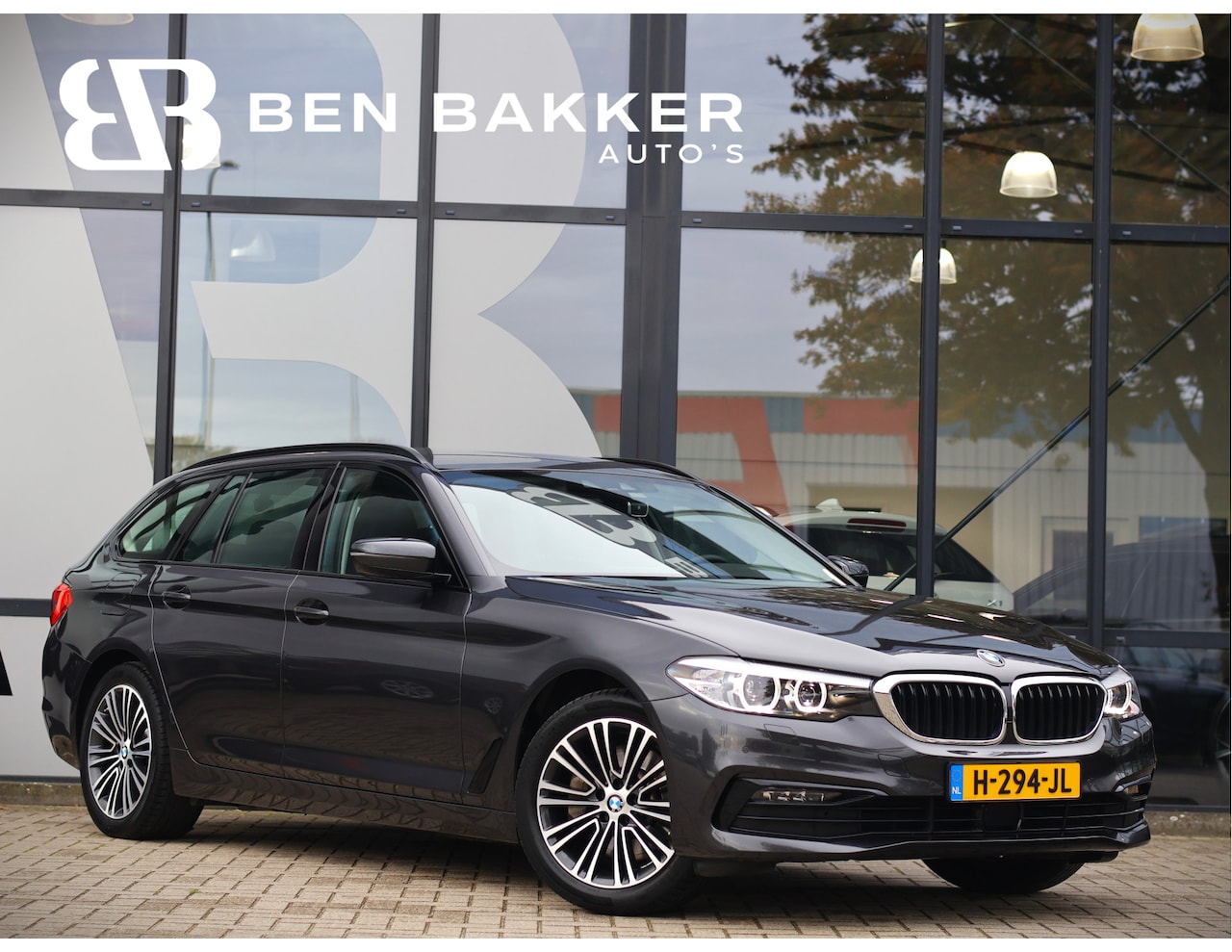 BMW 5-serie Touring - 525d High Executive Sport Line *ACC*Cam*Haak*Navi* - AutoWereld.nl