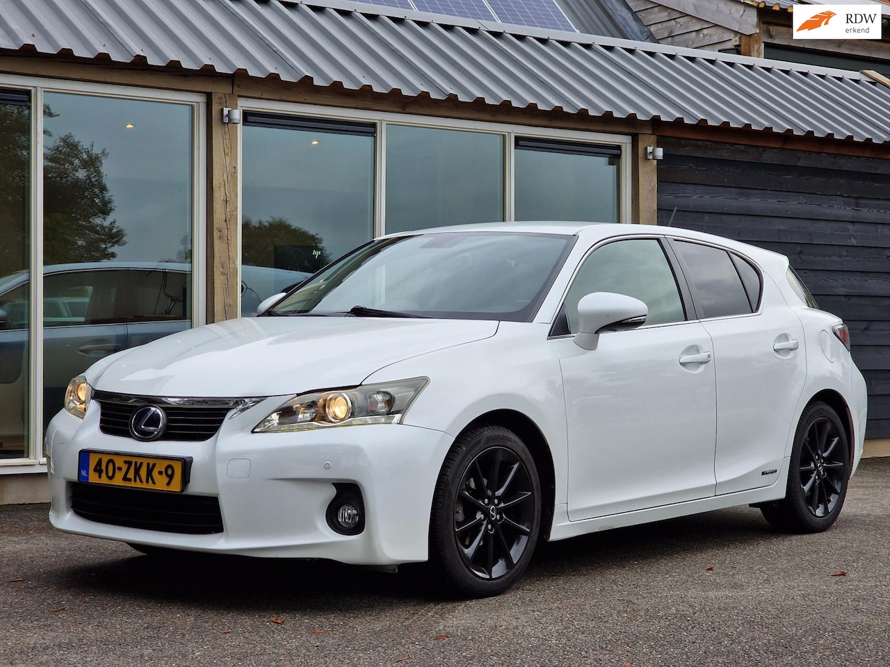 Lexus CT 200h - Business Style (NL-Auto / Half leder / Climate / Cruise / Navi / Camera / PDC / Nette auto - AutoWereld.nl