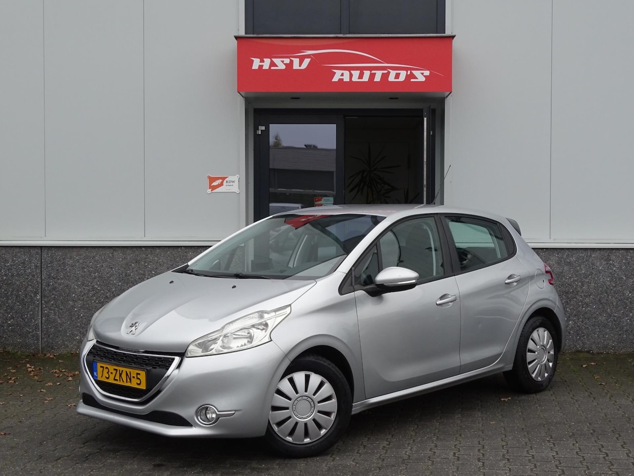 Peugeot 208 - 1.2 VTi Blue Lease airco navi 4-deurs - AutoWereld.nl