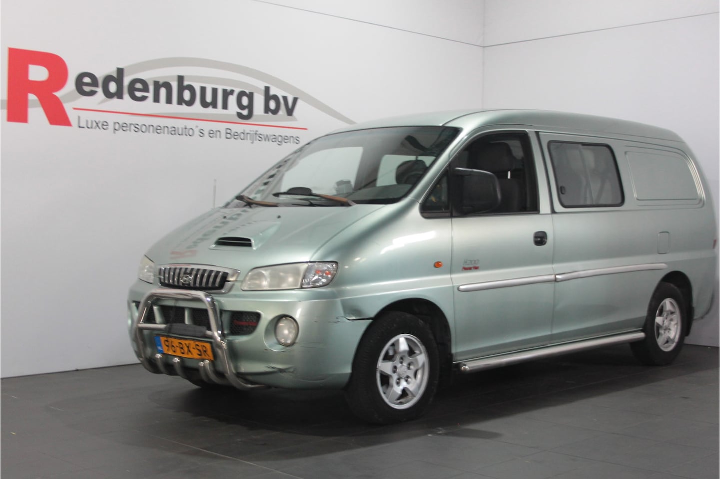 Hyundai H 200 - 2.5 CRDi Luxe lang DC Powervan 2.5 CRDi Luxe lang DC Powervan - AutoWereld.nl