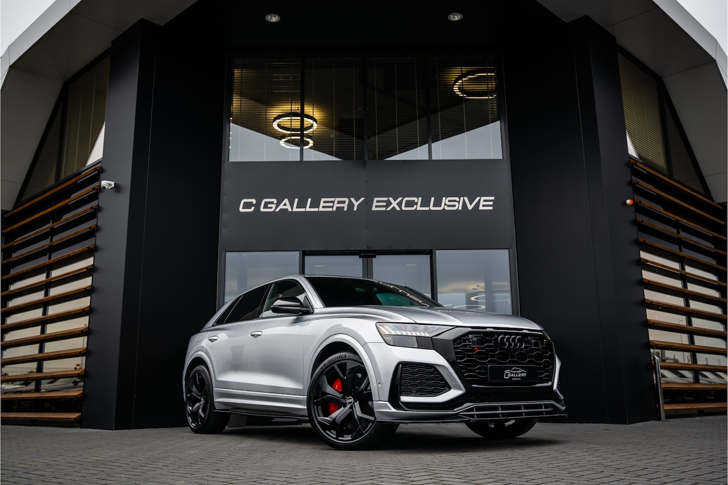 Audi RSQ8 - 4.0 TFSI quattro - RS Dynamic Plus | Panorama | B&O | Memory | HUD | ACC - AutoWereld.nl