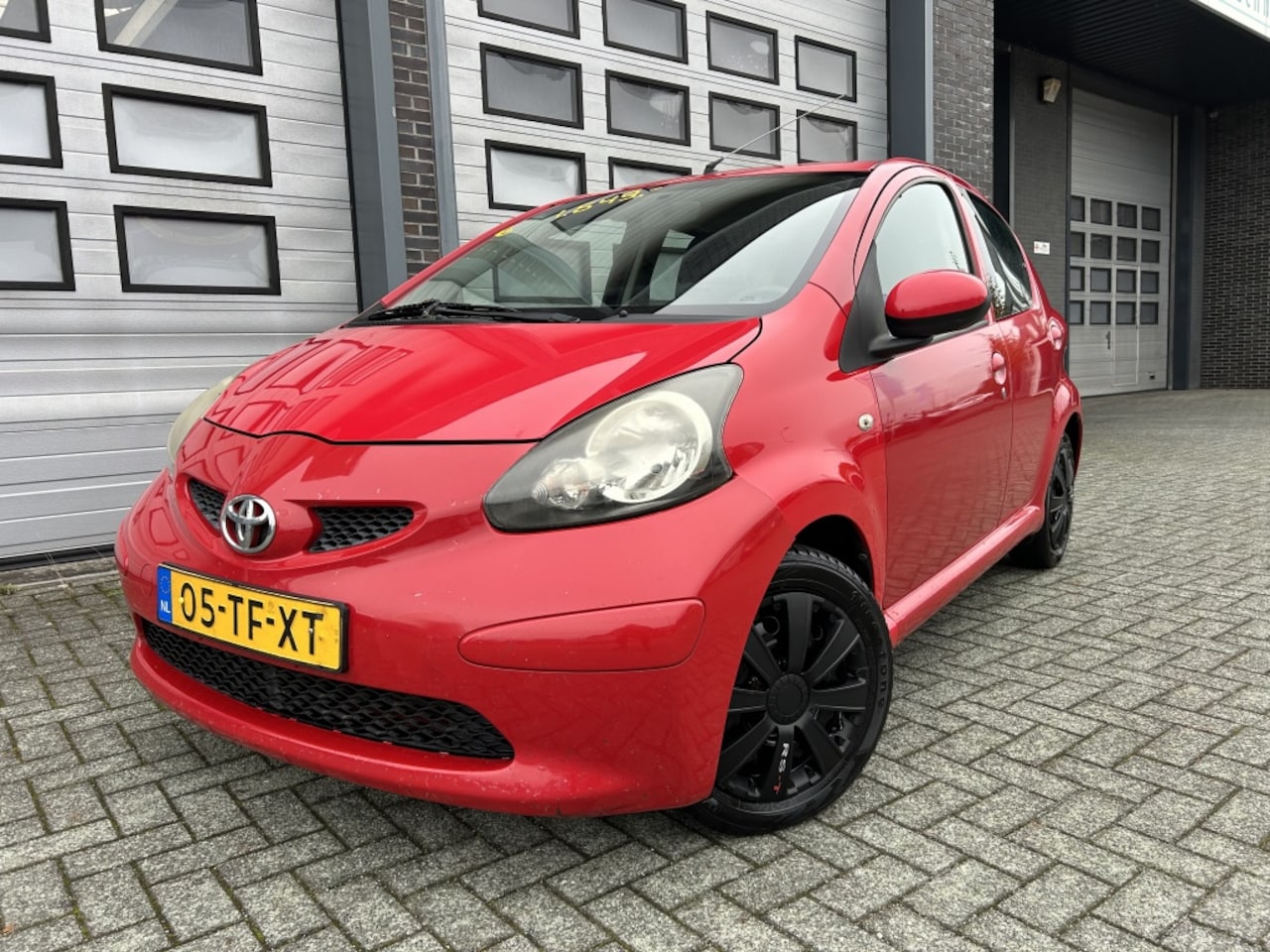 Toyota Aygo - 1.0 12V Sport 5DRS Rijdt super! NAP! - AutoWereld.nl