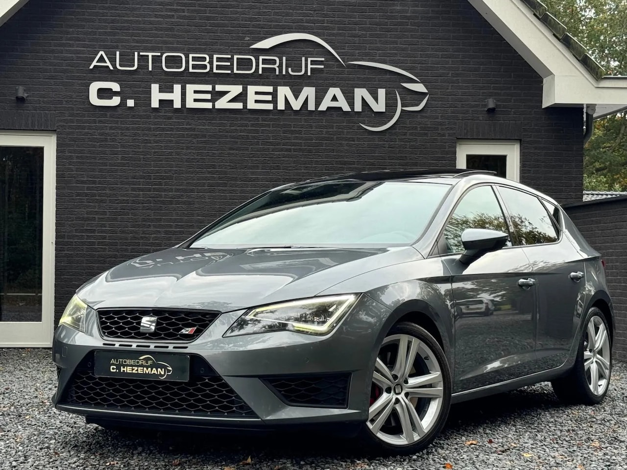 Seat Leon - 2.0 TSI Cupra 280 1e eigenaar DealerOH Nieuwstaat PANO NAVI ALCANTARA LED XENON - AutoWereld.nl