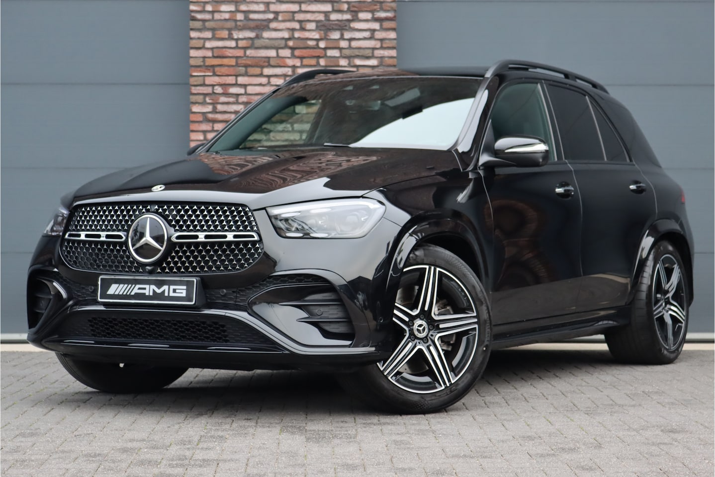 Mercedes-Benz GLE-Klasse - 450 4MATIC AMG Line Aut9 | Luchtvering | Distronic+ | Trekhaak | Panoramadak | Memory | Bu - AutoWereld.nl