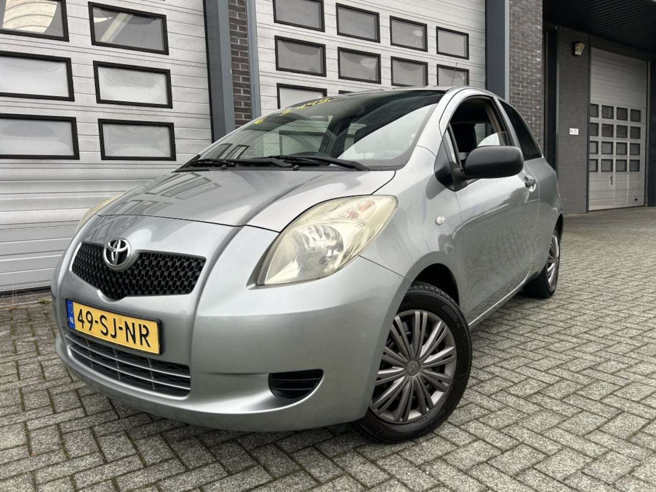 Toyota Yaris - 1.0 VVTi Terra 137.000 KM NAP! Rijdt top! - AutoWereld.nl