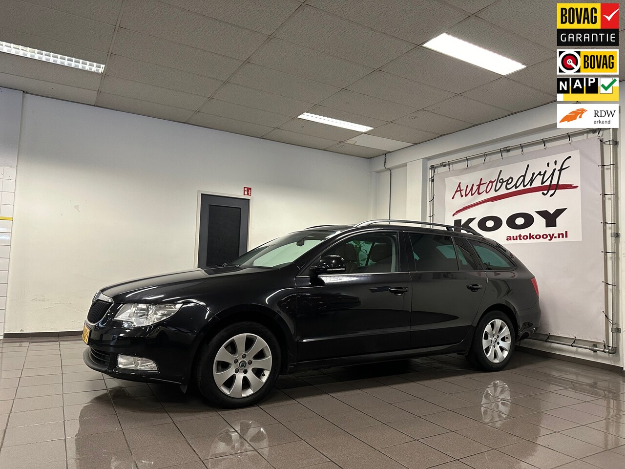 Skoda Superb Combi - 1.4 TSI Comfort Business Line * Panoramadak / Navigatie / Leder / NL Auto * - AutoWereld.nl