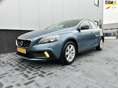 Volvo V40 Cross Country - 1.6 D2 Momentum / Leder / Trekhaak / achteruitrijcamera