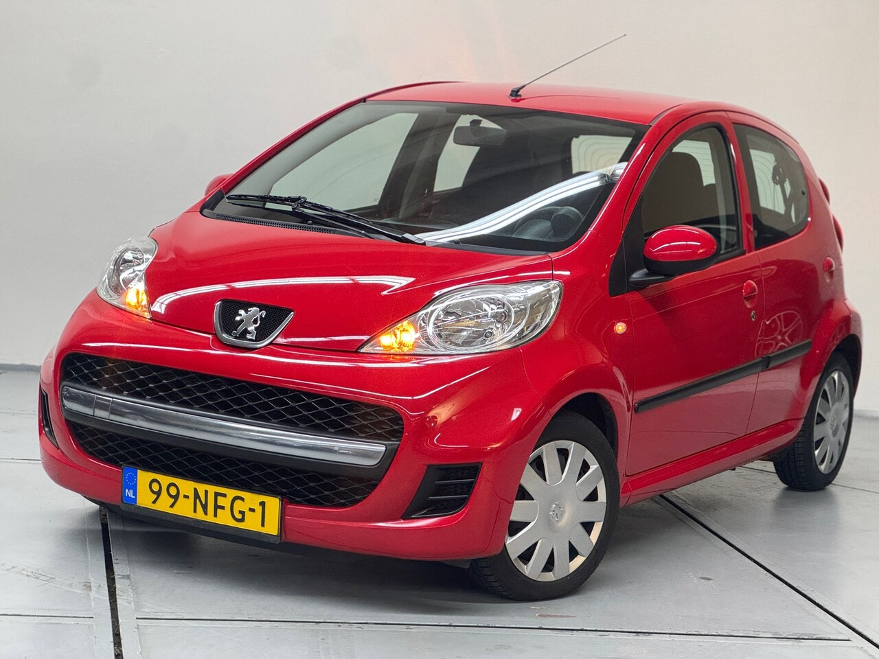 Peugeot 107 - 1.0-12V XS AIRCO NAP 5DR - AutoWereld.nl