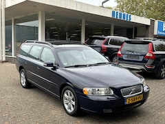 Volvo V70 - 2.4 Nieuw LPG systeem Leder Schuifdak Xenon BTW voordeel €700,