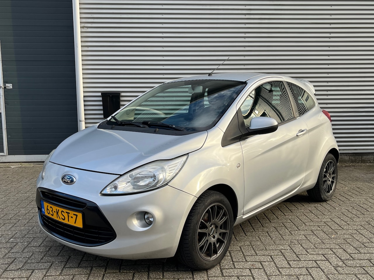 Ford Ka - 1.2 Titanium | Airco | 15" LMV | All-Season banden - AutoWereld.nl