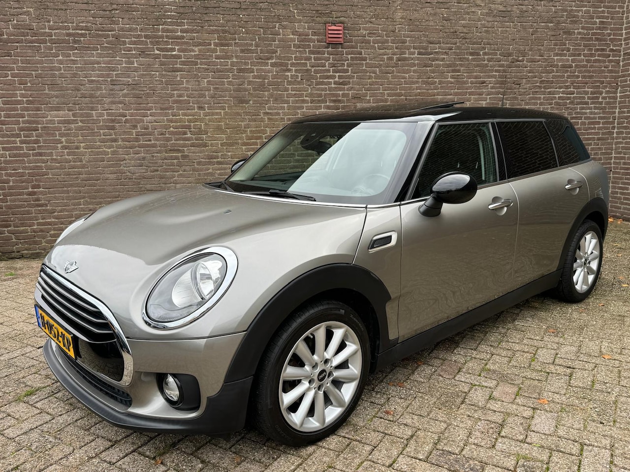 MINI Clubman - Mini 1.5 Cooper Pepper Business Panodak Carplay Parkeersensoren - AutoWereld.nl