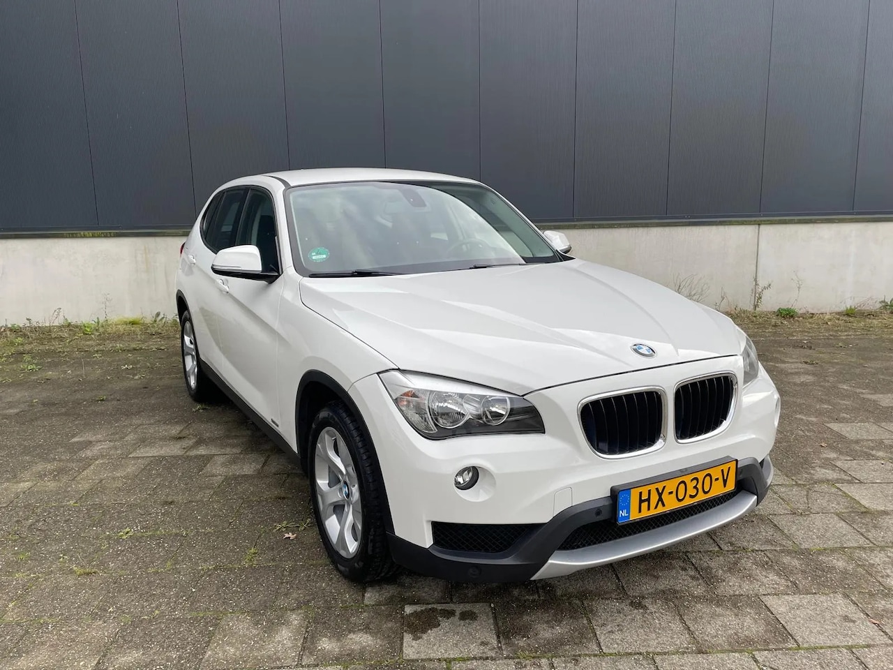 BMW X1 - sDrive20i Business+,automaat,navi - AutoWereld.nl