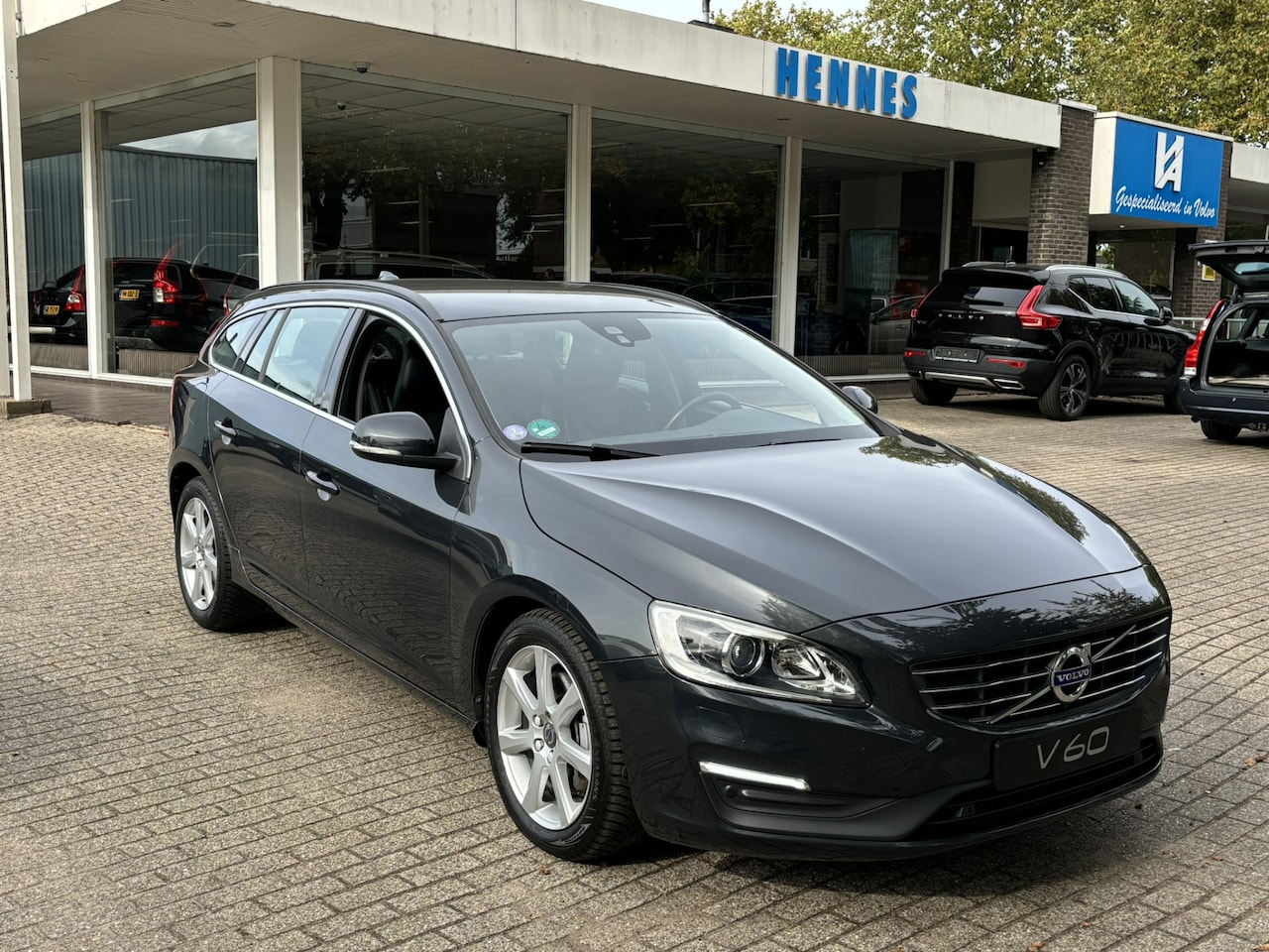 Volvo V60 - 2.0 T5 245pk Aut8 Momentum Leder Xenon - AutoWereld.nl