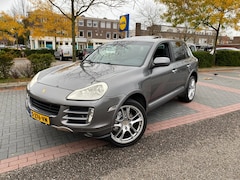 Porsche Cayenne - 4.8 S