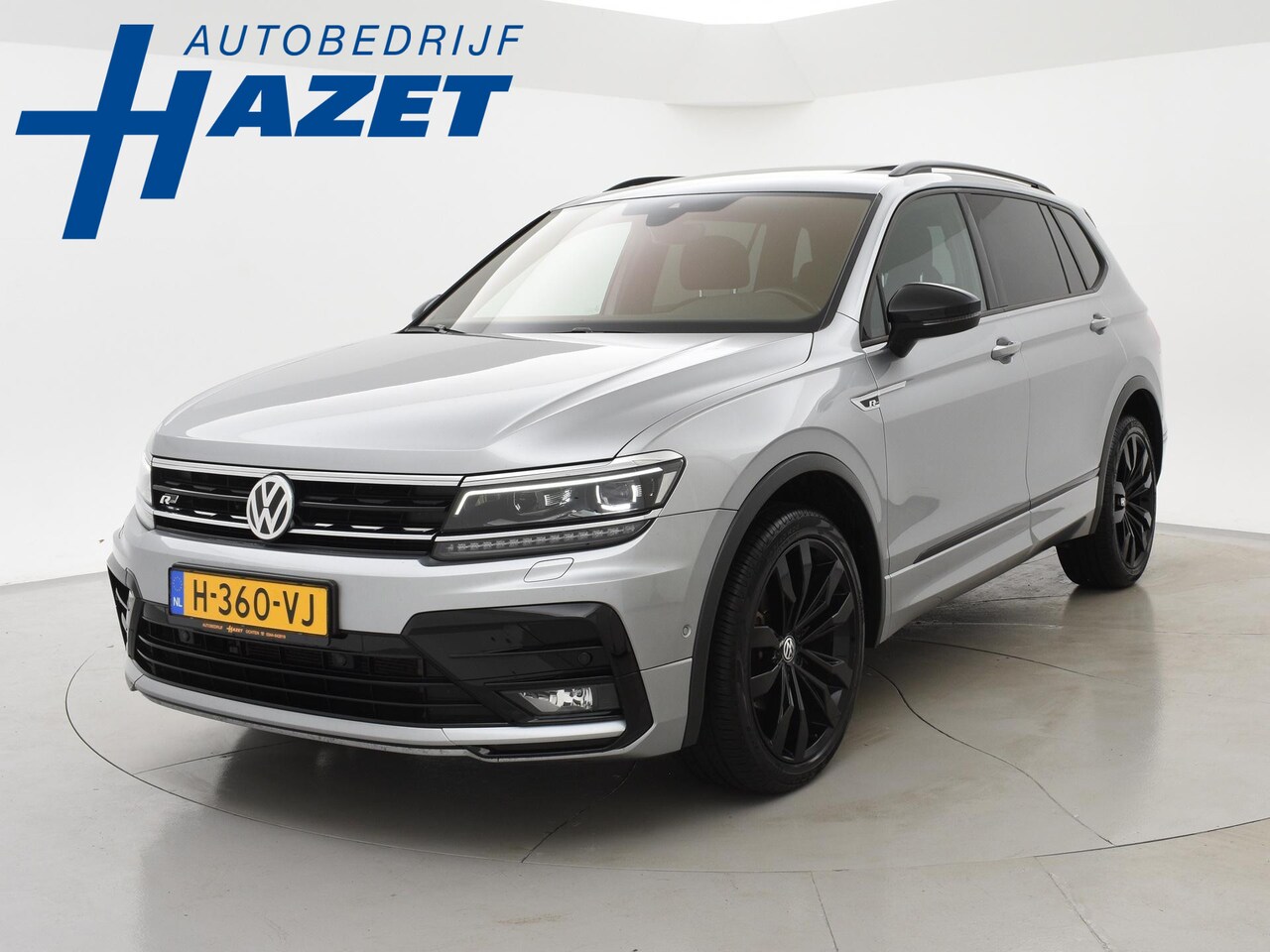 Volkswagen Tiguan Allspace - 1.5 TSI DSG 7-PERS. R-LINE + PANORAMA / VIRTUAL COCKPIT / 20 INCH / ADAPTIVE CRUISE / MASS - AutoWereld.nl