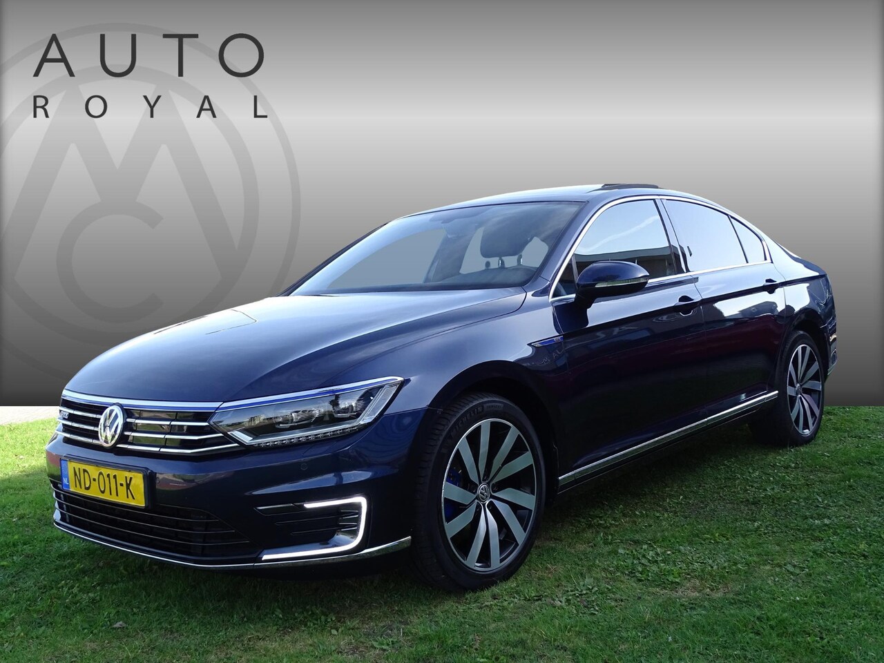 Volkswagen Passat - 1.4 TSI GTE Connected Series Plus Automaat, Virtueel display, Panoramadak, Leder/Alcantara - AutoWereld.nl