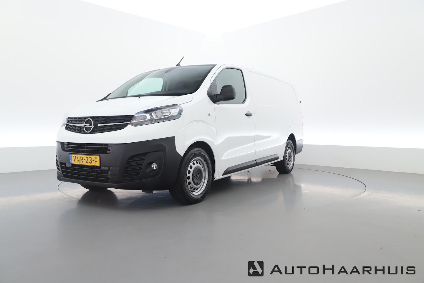 Opel Vivaro - 2.0 CDTI-145pk L3H1 Edition | Camera | Navi | Trekhaak | DAB | - AutoWereld.nl