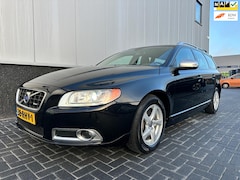 Volvo V70 - 2.0T AUT R-Design / Leder / Xenon / Navi / Dealeronderhouden